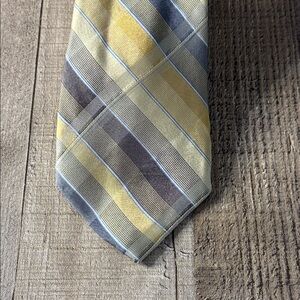 Calvin Klein 100% silk  Yellow and Gray Checkered Tie Extra Long‎
